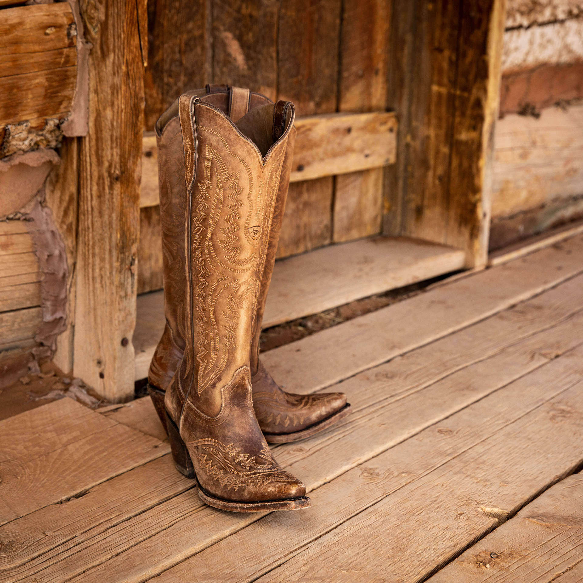 WildKing Herren High-Top Cowboy Stiefel mit Spitzem Zeh, Blockabsatz und Stickerei 2003